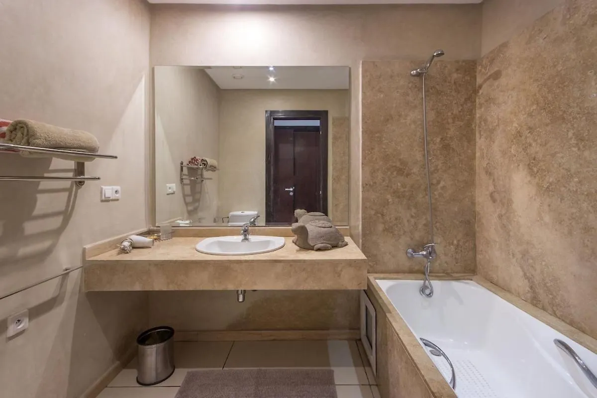 מרקש Apartment With Private Rooftop & Jaccuzzi 0*,